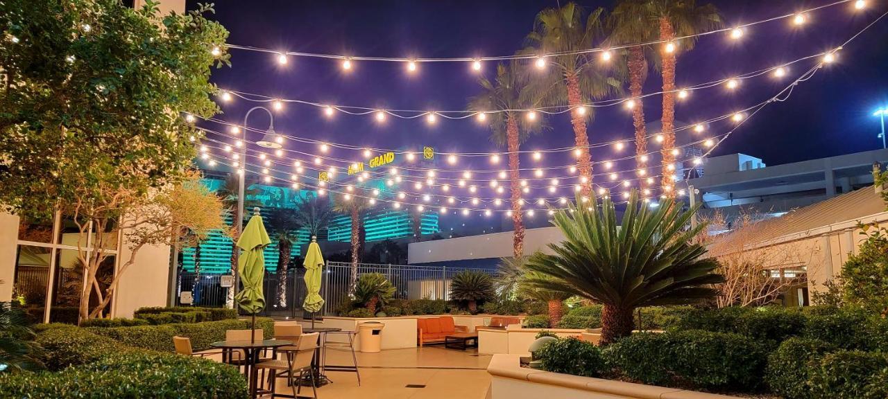 Awesome The Signature Mgm Condo With Strip View. No Resort Fee! Лас Вегас Екстериор снимка